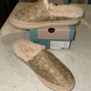 New Toms Sahara Chunky Cable Knit Slippers size 7.5